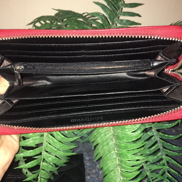 Red wallet - Picture 2 of 2